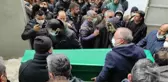 OTOMOBİL, BORDÜRLERE VE İSTİNAT DUVARINA ÇARPTI: 4 ÖLÜ