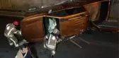 Sabah karşı korkunç kaza! Tabelaya çarpıp takla atan araçtaki 3 kişi yaralandı