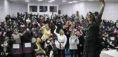 Açelya Akkoyun anlattı, kadınlar dinledi