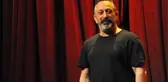 Cem Yılmaz'dan akaryakıt ve yağ fiyatlarına imalı paylaşım! Bakanlara göndermede bulundu