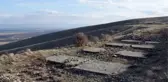 Bin 200 metre rakımdaki betonla kapatılan petrol kuyuları şaşırtıyor