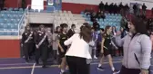 Son dakika haberi! Kadınlar sahaya indi, dostluk kazandı