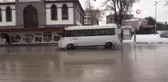 Afyonlular karlı bir güne uyandı, kent yeniden beyaza büründü