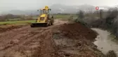 Kocaeli'de dereye dökülen 40 ton atık kaldırıldı