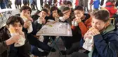 Aydın'da öğrencilere balık ekmek ikram edildi