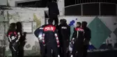 Hırsızları yakalamak için düz duvara tırmandılar