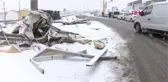 İSTANBUL-PENDİK'TE BUZLANAN YOLDA TIR DEVRİLDİ
