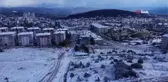 Bilecik'te yoğun yağan kar yağışı birçok köy yolunu ulaşıma kapattı