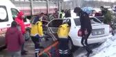 Kamyonla çarpışan otomobildeki 4 kişi yaralandı