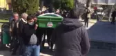 Köpeklerden kaçarken otomobilin altında kalmıştı... Gözyaşları içinde toprağa verildi