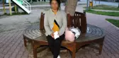 Evladının tehditleriyle yaşayan anne, ölüm korkusuyla parkta kalıyor
