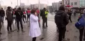 Taksim'de polisle doktorlar arasında arbede
