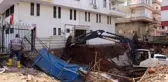 Mersin'de girişi çöken 4 katlı binadan 9 vatandaş kurtarıldı