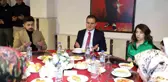 Hakkari'de şehit yakınlarına yemek verildi