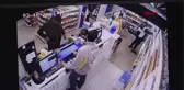 300 TL DEĞERİNDEKİ ŞARJ ALETİNİ ÇALIP, UCUZ KABLONUN PARASINI ÖDEDİ