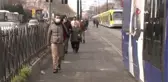 Tramvayda enerji kesildi, yüzlerce yolcu yürümek zorunda kaldı