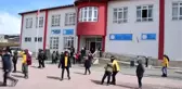 Kullanılmayan malzemeler miniklerin elinde oyuncağa dönüşüyor