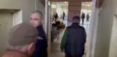 Siren sesi duyan Ukraynalılar sığınağa indi