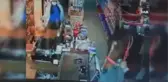 Çaldığı atla dörtnala markete böyle girdi