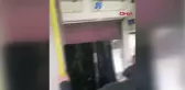 AVCILAR'DA İKİ KİŞİ ÖNÜNÜ KESTİKLERİ İETT OTOBÜSÜNE TAŞ VE SOPALARLA SALDIRDI