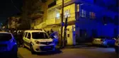 Son dakika haber! GÖĞSÜNDEN BIÇAKLANMIŞ OLARAK ÖLÜ BULUNDU, YANINDAKİ KADIN GÖZALTINA ALINDI