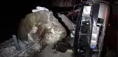 Kayanın kağıt gibi ezdiği araçta can veren 4 kişi, torunlarının nişanından dönüyormuş