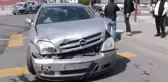 Otomobil çekici ile çarpıştı: 1 yaralı