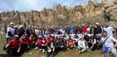 Doğa yürüyüşüyle 'Diyardokya'ya tırmandılar, halay çekip yarıştılar