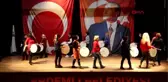 MERSİN VATANDAŞLARI SAHURA KADIN DAVULCULAR MANİLERLE KALDIRDI