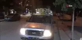 Sahura pikaptan yükselen ilahilerle uyanıyorlar