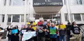 Büyükada'da hayvanseverlerden eylem: 'Sokak hayvanlarıyla ilgili taleplerimiz yerine getirilmiyor'