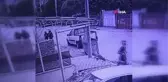 Son dakika haberleri... Şehit ailesinin evini soyan kadın hırsızlar kamerada