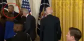 Obama, Beyaz Saray'da ABD Başkanı'nın forsunu fena bozdu! Olanları gören Biden, uzaktan bakakaldı