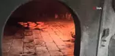 Simit ustaları fırında yüz dereceyi bulan sıcaklıkta oruç tutuyor