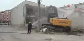 Karacabey'de ulaşıma engel olan yapı ortadan kaldırıldı