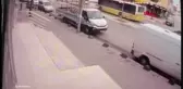 SULTANBEYLİ'DE OTOBÜS ORTALIĞI BİRBİRİNE KATTI
