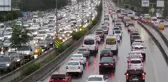 Yağmur ve mesai sonrası İstanbul'da trafik yoğunluğu yüzde 80'e çıktı