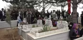 Son dakika haber... Kulp'ta şehit düşen orman işçileri, kabirleri başında dualarla anıldı
