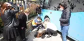Son dakika haberleri... Kadıköy'de feci kaza: Kaldırıma çıkan minibüs iki işçiyi ezdi