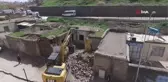 Tarihi Siverek Kalesi'nin eteğindeki kamulaştırılan binaların yıkımına başlandı