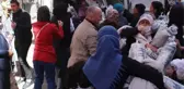 İndirimli halı izdihamı! Fiyatının 50 lira olduğunu duyan mağazaya koştu