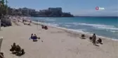 Sıcak havayı fırsat bilen turistler denize girdi