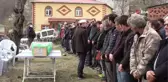 Anneye acı veda... Kocası tarafından öldürülen kadın toprağa verildi