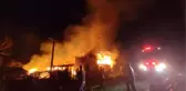 BOLU'DA KÖYDE ÇIKAN YANGINDA 3 EV ALEV ALEV YANDI