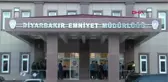 DİYARBAKIR EMNİYET MÜDÜRLÜĞÜ GİRİŞİNE GAFFAR OKKAN'IN BALMUMU HEYKELİ KOYULDU