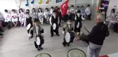 Gönül verdiği müzik sevdasını 45 yıldır öğrencilerine aşılıyor