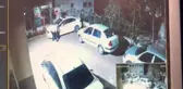 Jet lastik canavarı kamerada: 10 saniyede 3 otomobilin lastiğini bıçaklayarak patlattı