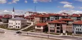 Depremzedeler göl manzaralı modern konutlarına yerleşiyor