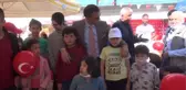 Silifke'de otizmli çocuklar lunaparkta eğlendi