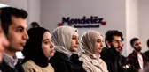 Bakan Varank, şekerleme üreten tesiste gençlerle bir araya geldi